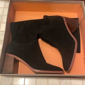 NIB Crown Vintage Ravvi Suede boot Women's 9
